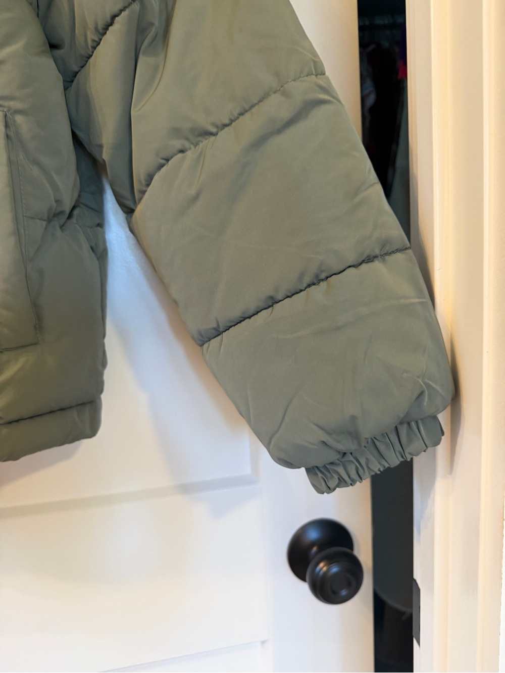 Forever 21 Olive Green Puffer Jacket - Small - NEW WORN ONCE - Picture 4 of 6